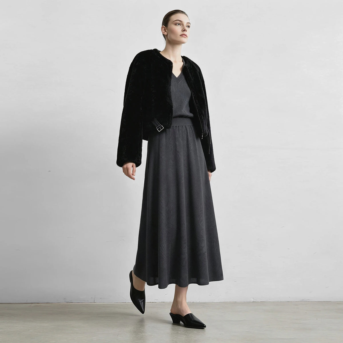 Women's A-Line Knit Midi Skirt - Minimalist Elastic Waist Commuter